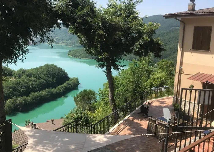 Ma. De House Lago Del Turano